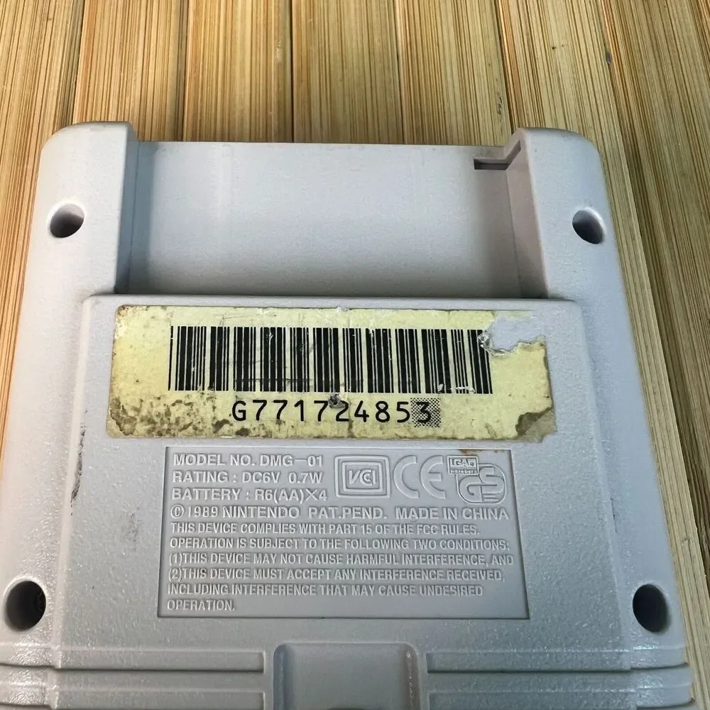 Nintendo GameBoy DMG-01 Handheld Console With Madden 95 Game New Screen Cover